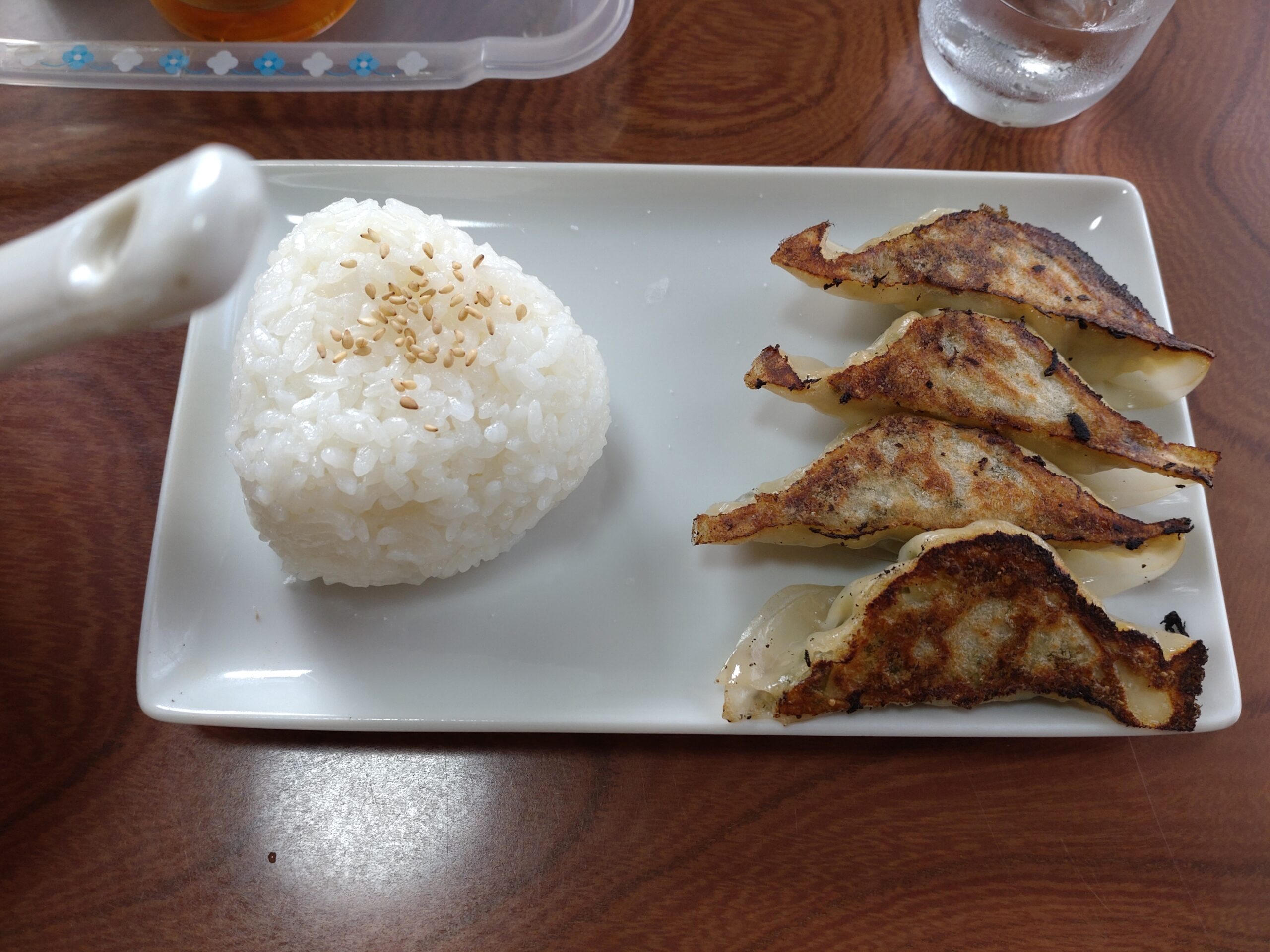 みはらラーメンの手づくり餃子とおにぎり
