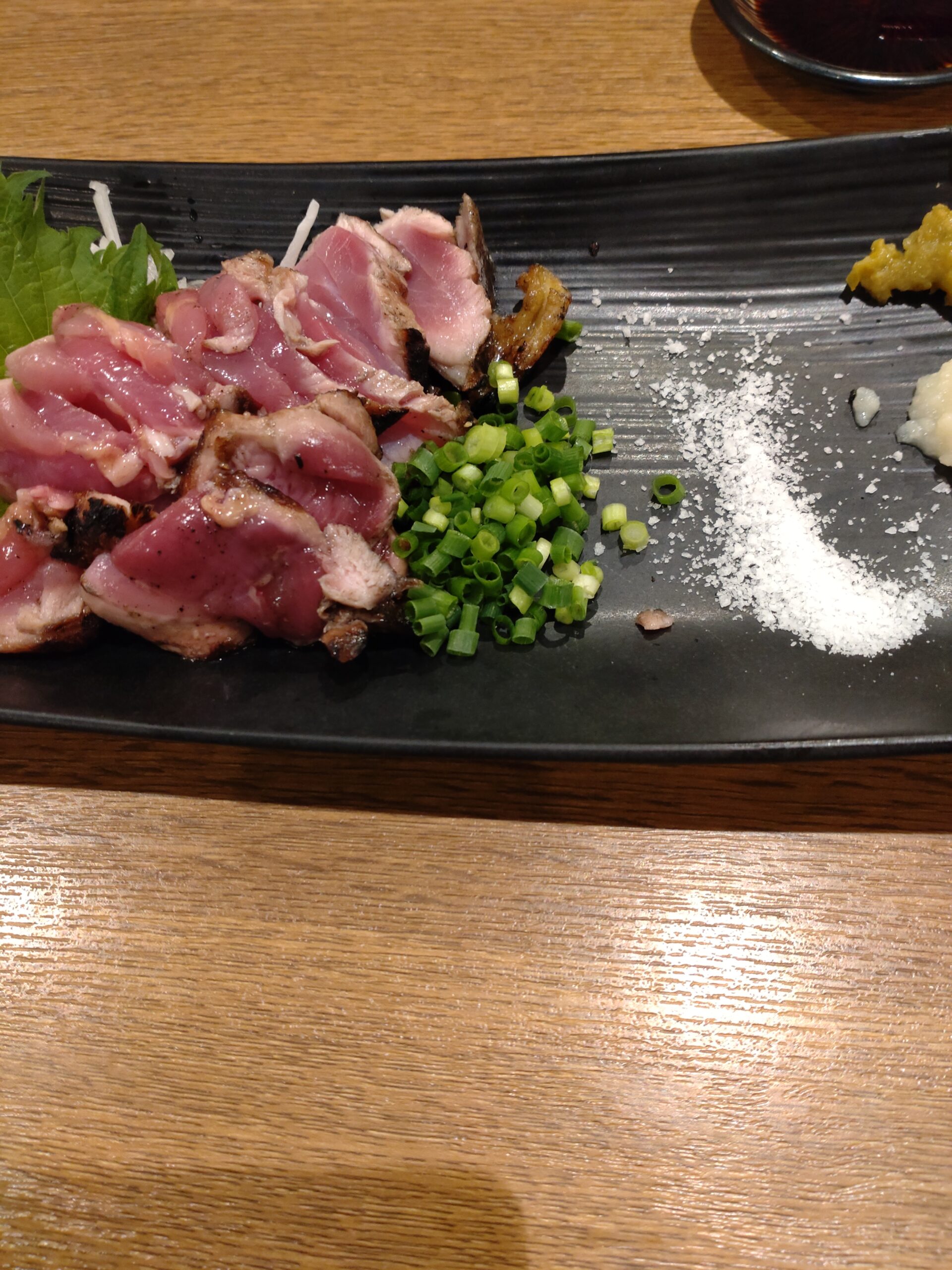 炙り鶏のタタキ