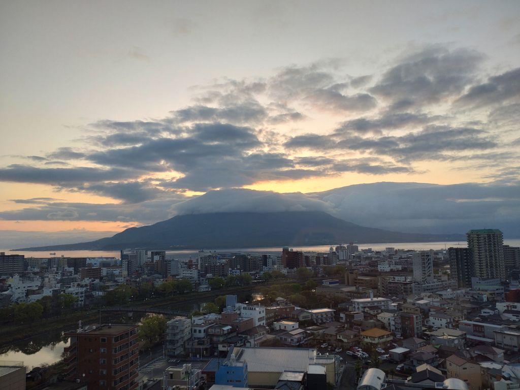 朝の桜島