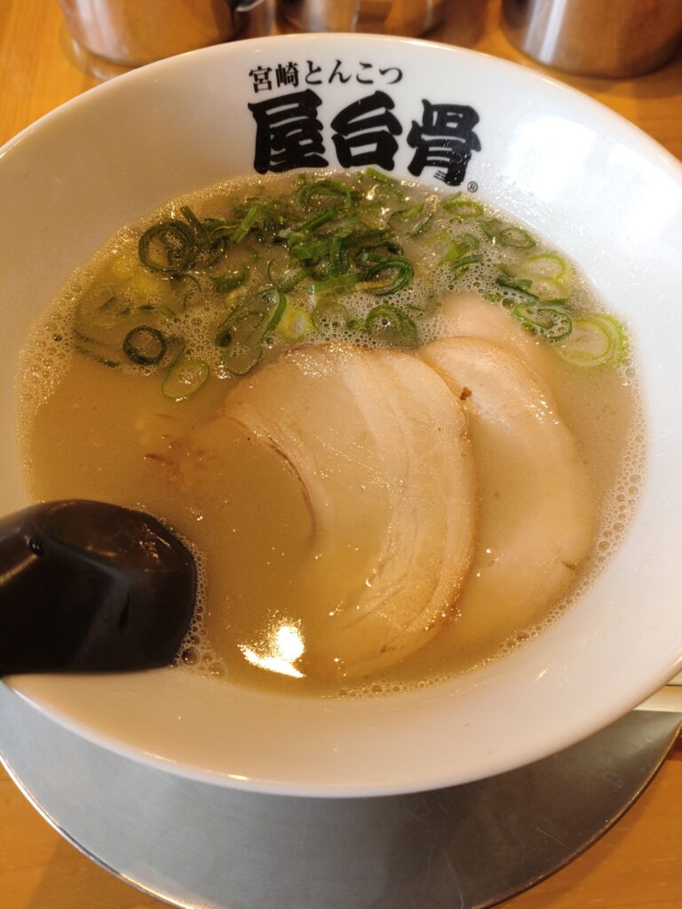 とんこつラーメンのアップ